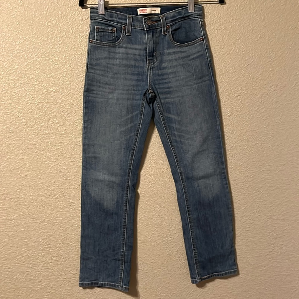 Signature Levi Strauss, straight girls jeans